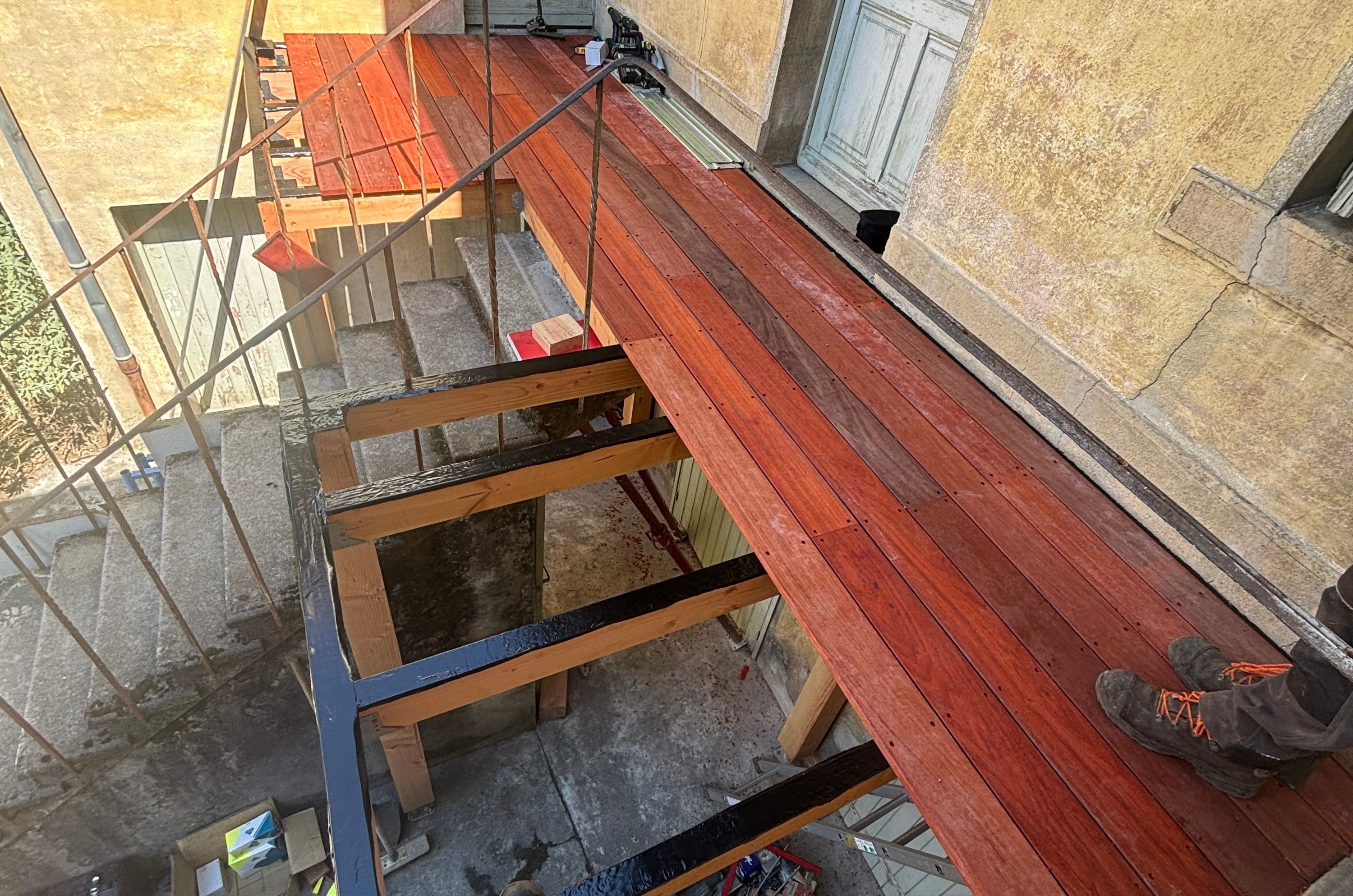 Photo 0 - Terrasse bois suspendue - Valence